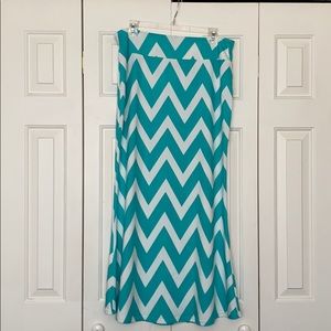 Long Maxi Chevron Print Skirt size XL